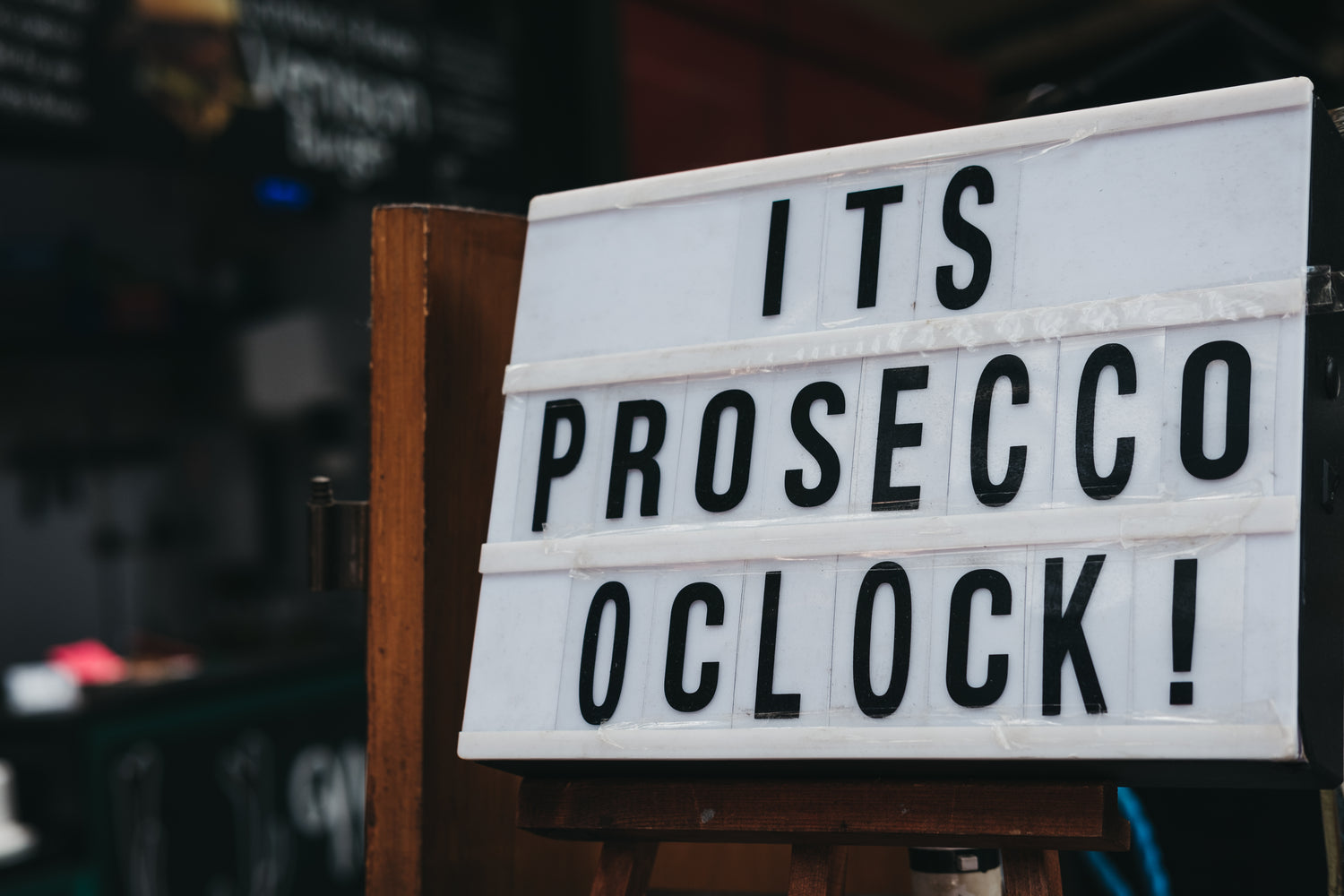 It's prosecco o'clock!